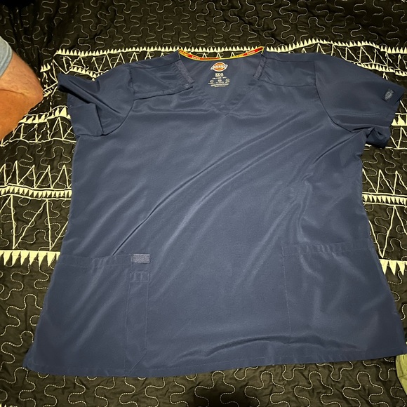 Dickies bundle scrub tops - Picture 6 of 6